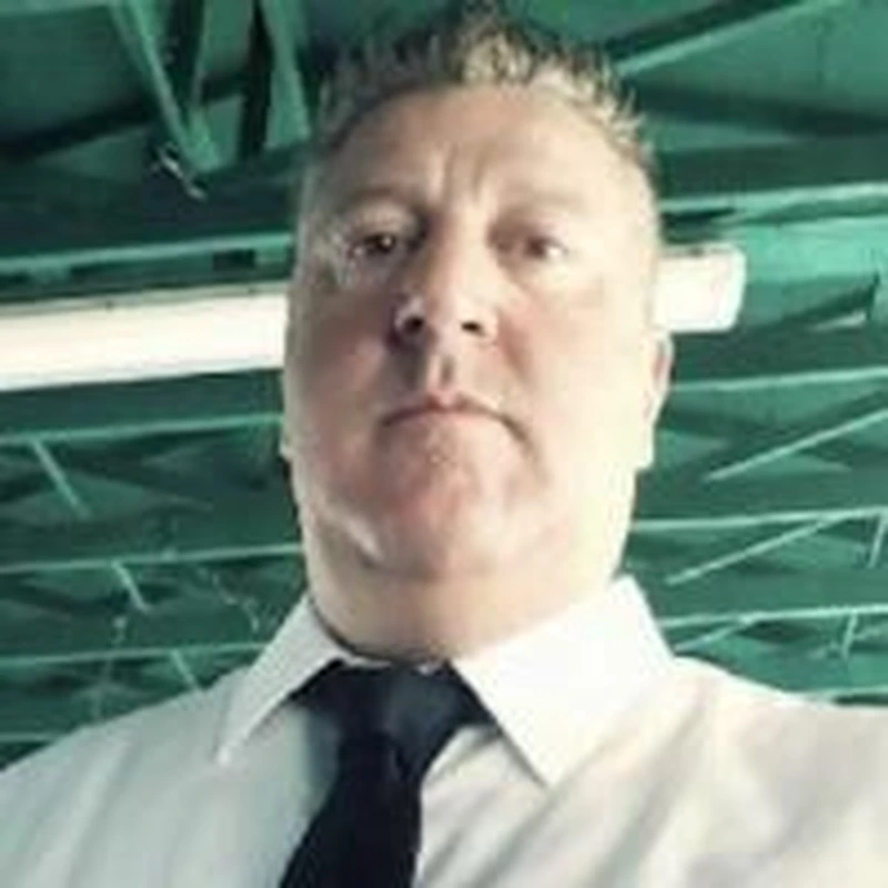 Portrait of Ken Stott, event host specializing in comedy, bingo, game nights, and live music for apartment community resident events.